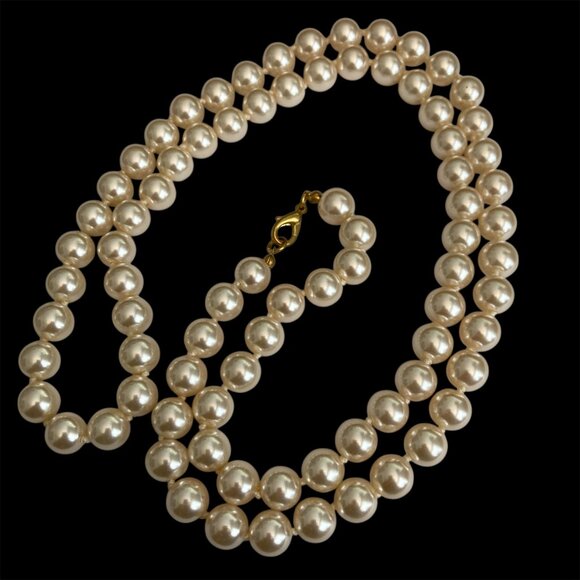 Vintage Cream Glass Pearl Necklace 30" 10mm Hand Knotted Opera Length Gold Tone - Picture 1 of 12
